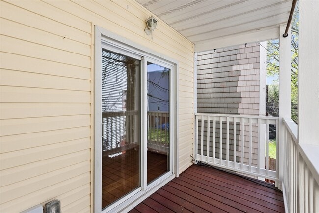 Building Photo - 609-611-611 Dorchester Ave
