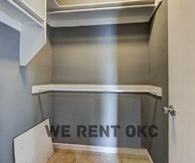 Building Photo - 11308 Bel Air Pl