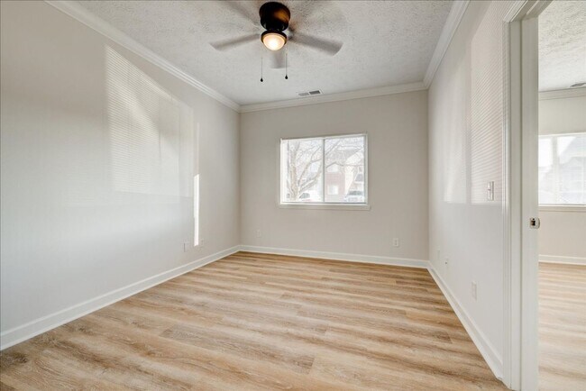 Building Photo - Evansville, IN**** Crown Moulding**** 2 Be...