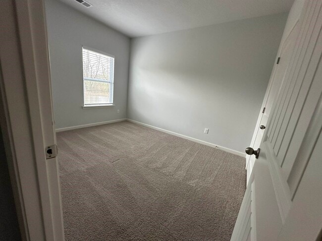 Building Photo - 485 Windemere Lp