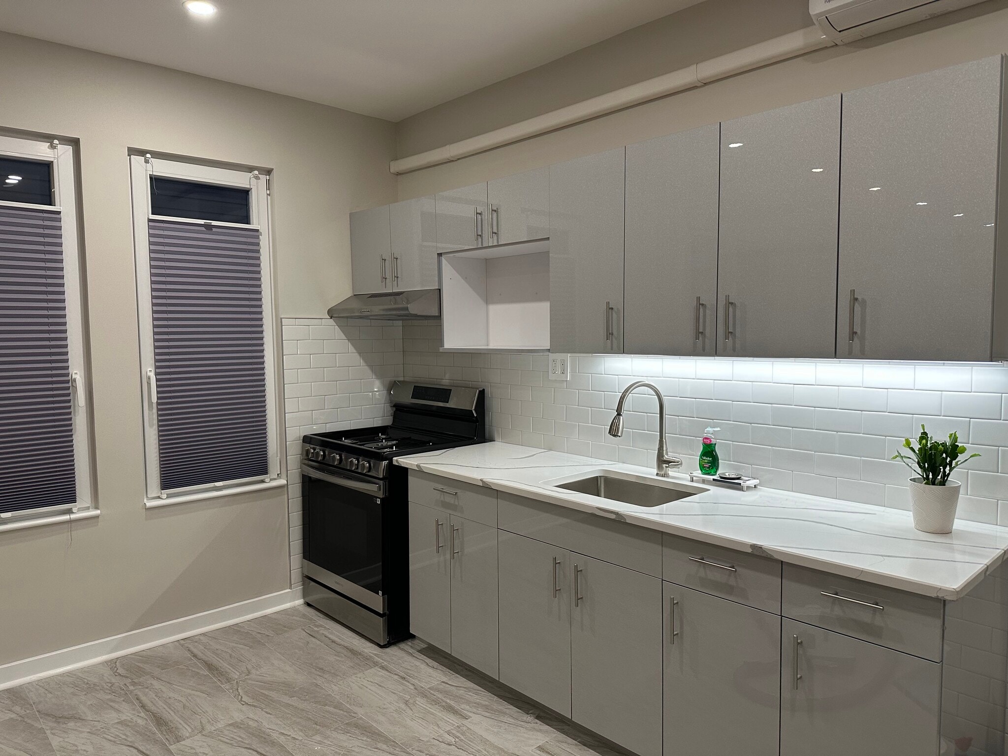 Building Photo - 7114 68th Pl