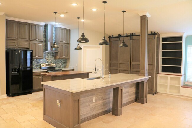 Building Photo - 6420 Old Harbor Ct