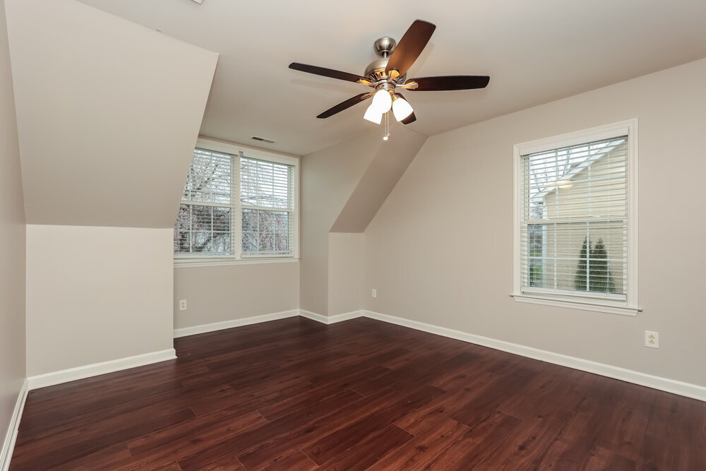 Building Photo - 2853 Sutherland Dr