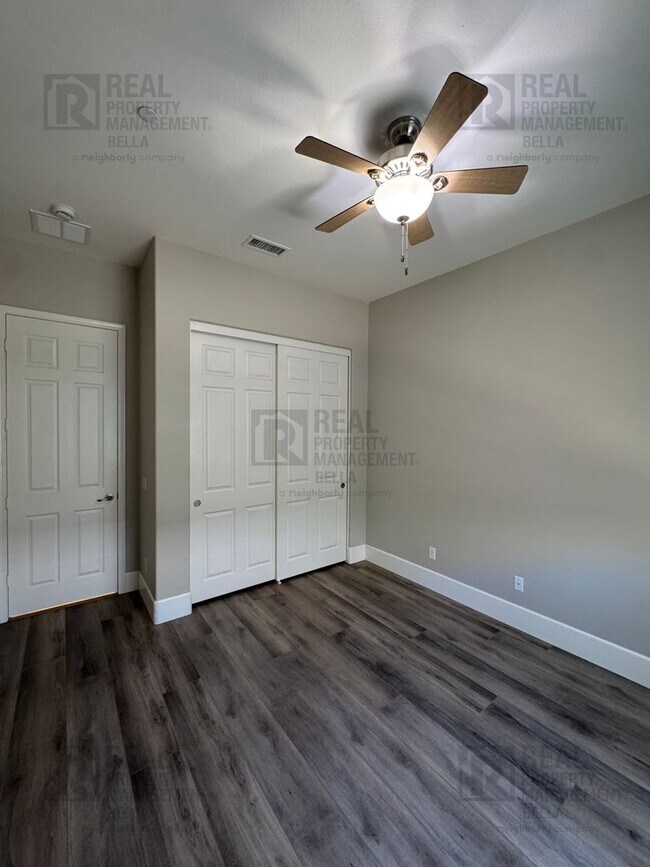 Building Photo - Beautiful Winchester Home with Open Floor Plan, Office & Solar