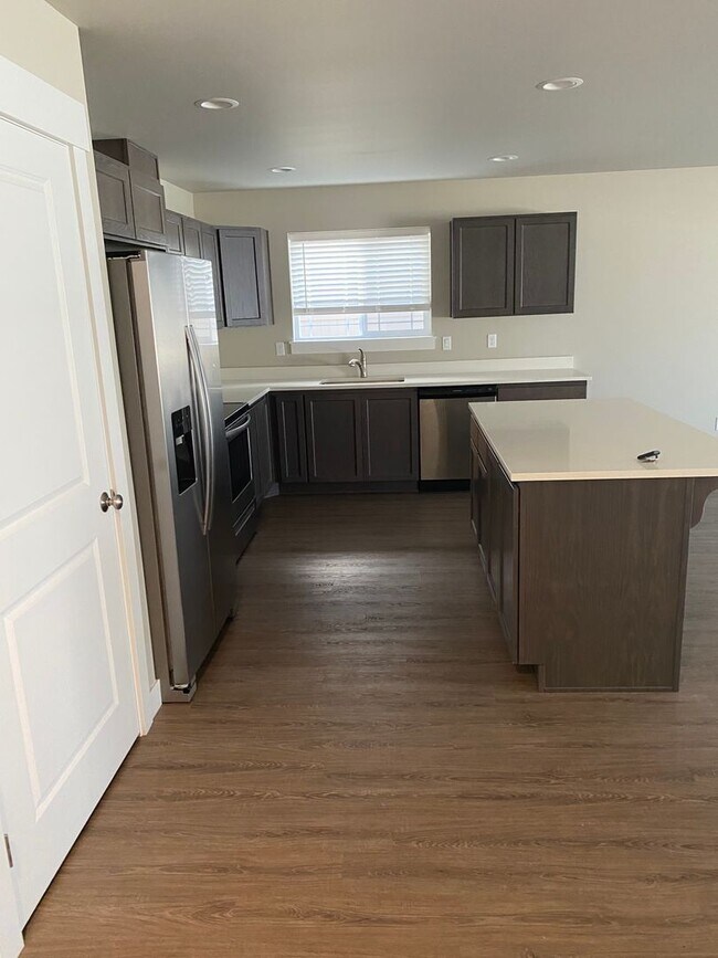 Building Photo - Beautiful 3 bed/2 bath home