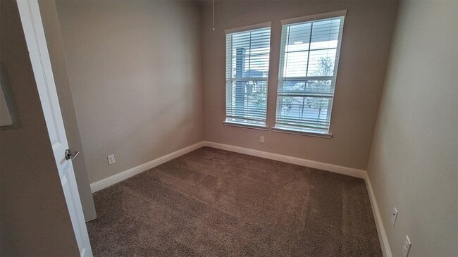 Building Photo - 2106 Grapewood Ln