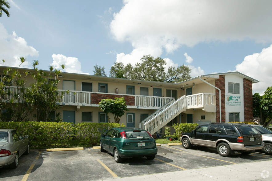 Building Photo - Windsor House Apartments