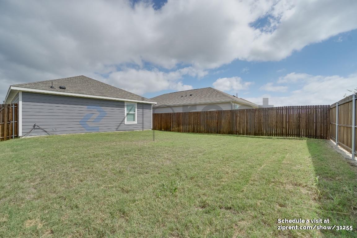Building Photo - 627 Cochran Dr