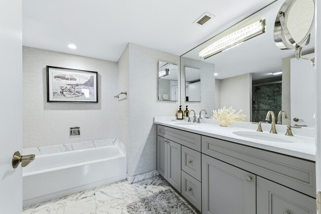 Building Photo - 3400 N Ocean Dr