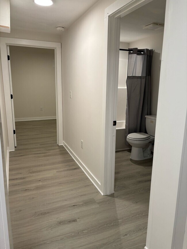 Building Photo - 200 Towne Overlook Dr