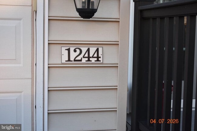 Building Photo - 1244 Rosemont Terrace