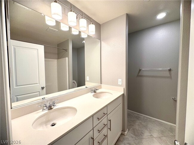 Building Photo - 2848 Alenga St