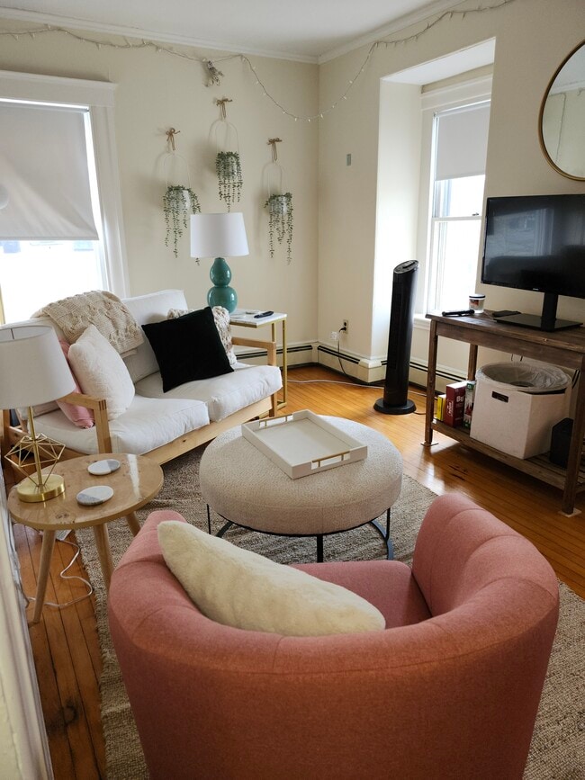 Building Photo - 15 Bemis Rd