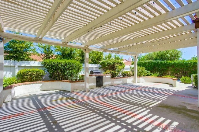 Building Photo - 11742 Avenida Sivrita
