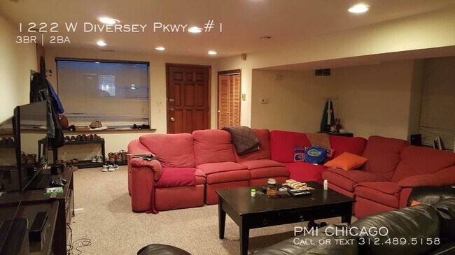 Building Photo - 1222 W Diversey Pkwy