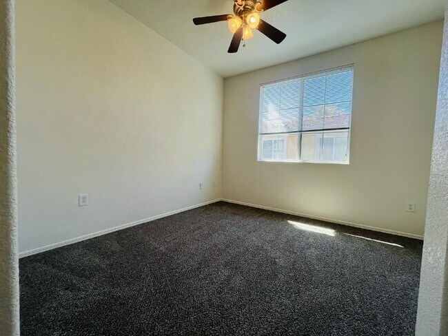 Building Photo - 18250 N Cave Creek Rd