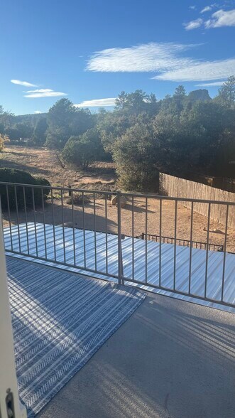 Building Photo - 1628 Lindley Dr