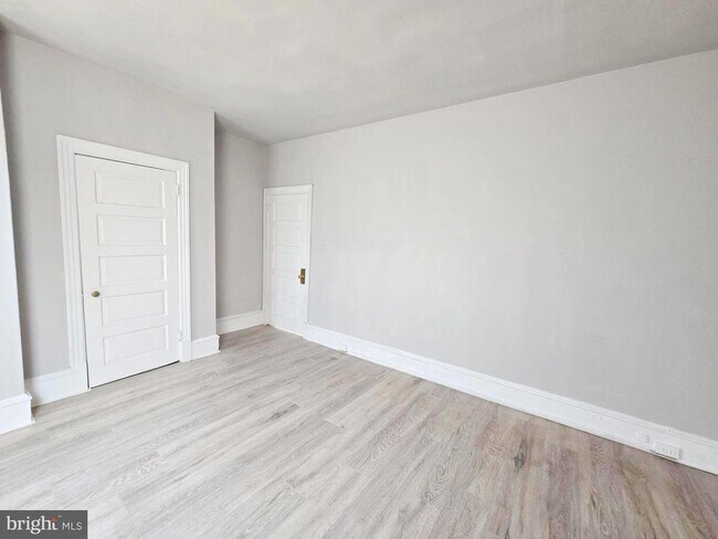 Building Photo - 5358 Woodland Ave