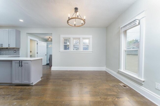 Building Photo - 116 Jewett St