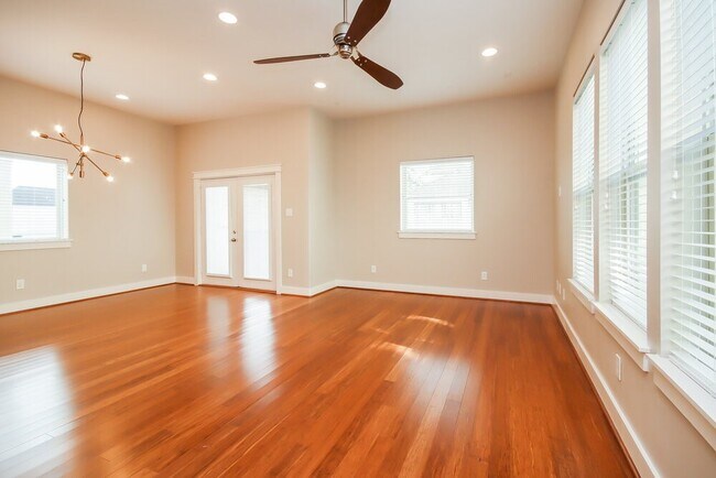 Building Photo - 5743 Kansas St