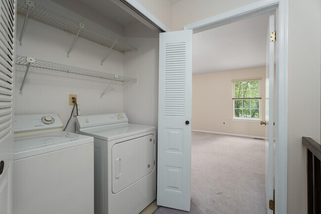 Building Photo - 11 Abelia Ct