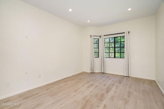 Building Photo - 17914 Magnolia Blvd
