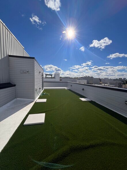 Building Photo - 2635 Livingston St