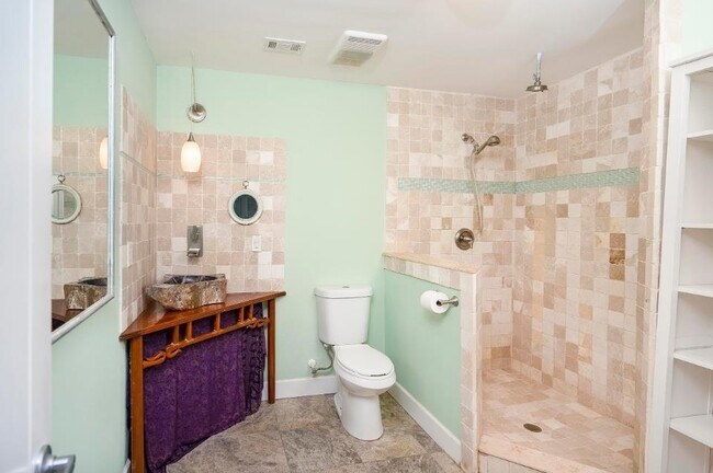 Building Photo - 144 Menendez Rd
