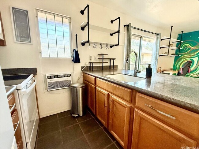 Building Photo - 68-077 Au Street Unit 3C