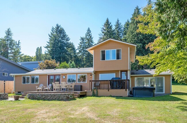 Building Photo - SHORT TERM LEASES! 1-6 months - 3-Bedroom ...