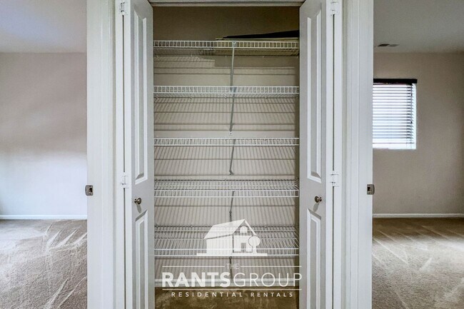 Building Photo - Spacious 4-Bedroom, 2.5-Bath Home with Open Layout in Lacey!