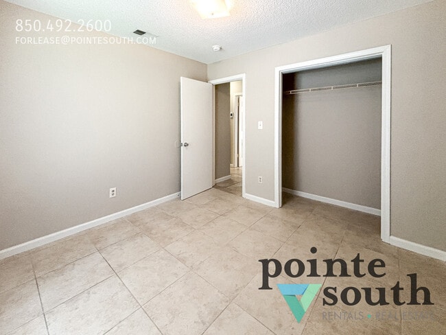 Building Photo - 6392 Schoel Ln