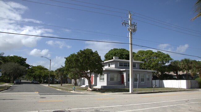 Building Photo - 5701 N Flagler Dr