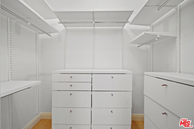 Building Photo - 248 S Swall Dr