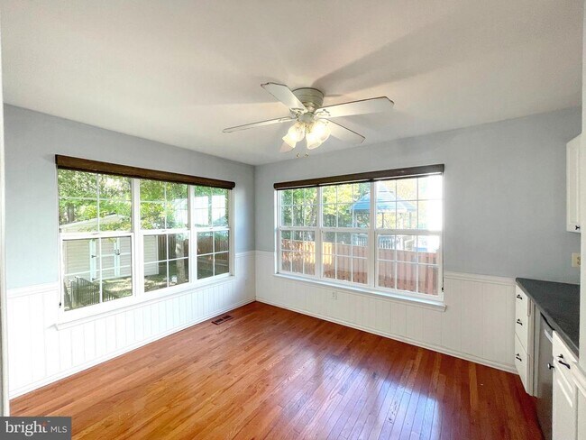 Building Photo - 20871 Freedom Run Dr