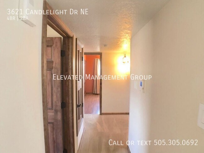 Building Photo - 3621 Candlelight Dr NE