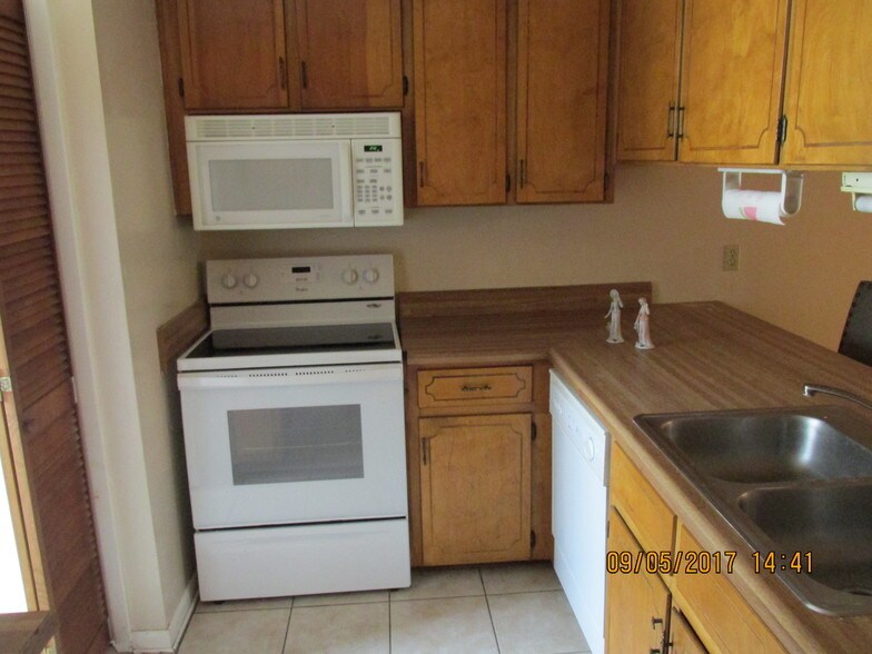 Building Photo - 125 Brian Ct