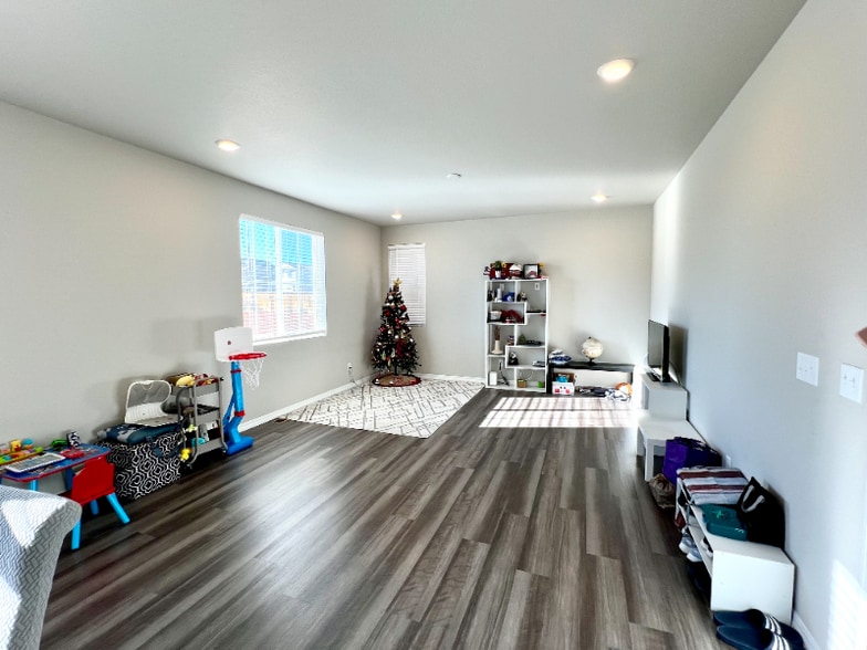 Building Photo - 10722 Rolling Mesa Dr