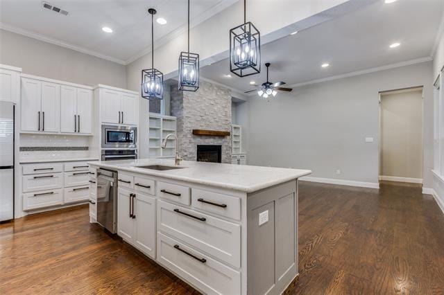 Building Photo - 7301 Avondale Dr