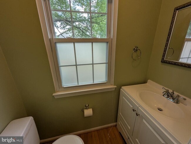 Building Photo - 8358 Stationhouse Ct