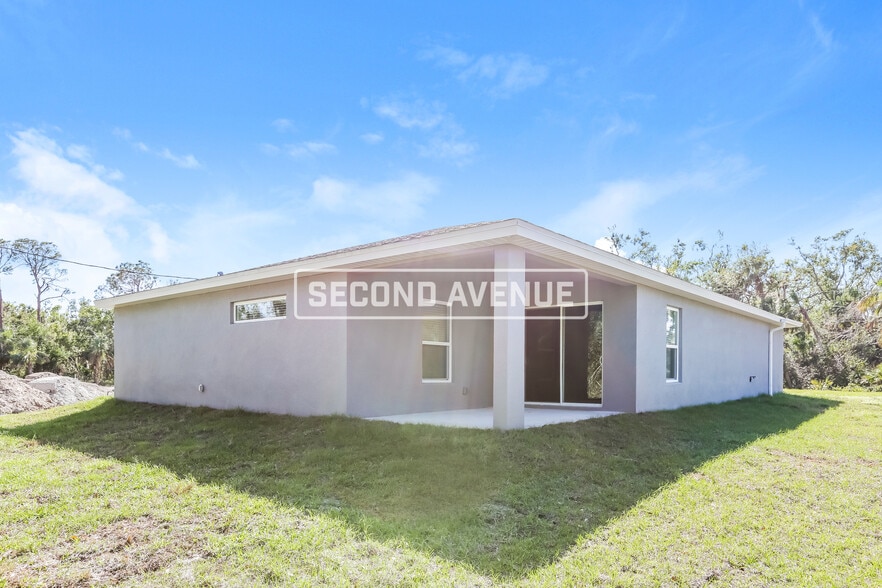 Building Photo - 308 Avanti St