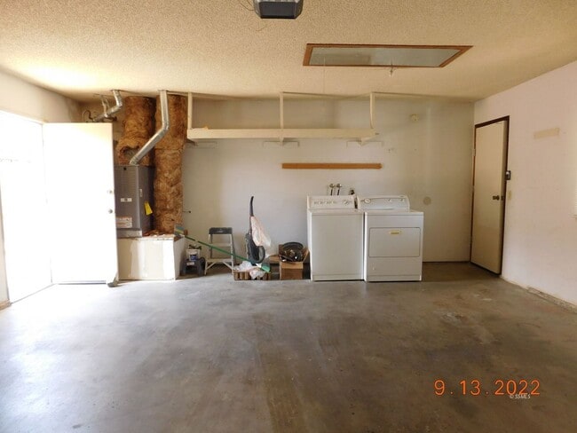 Building Photo - 330 E Wilson Ave