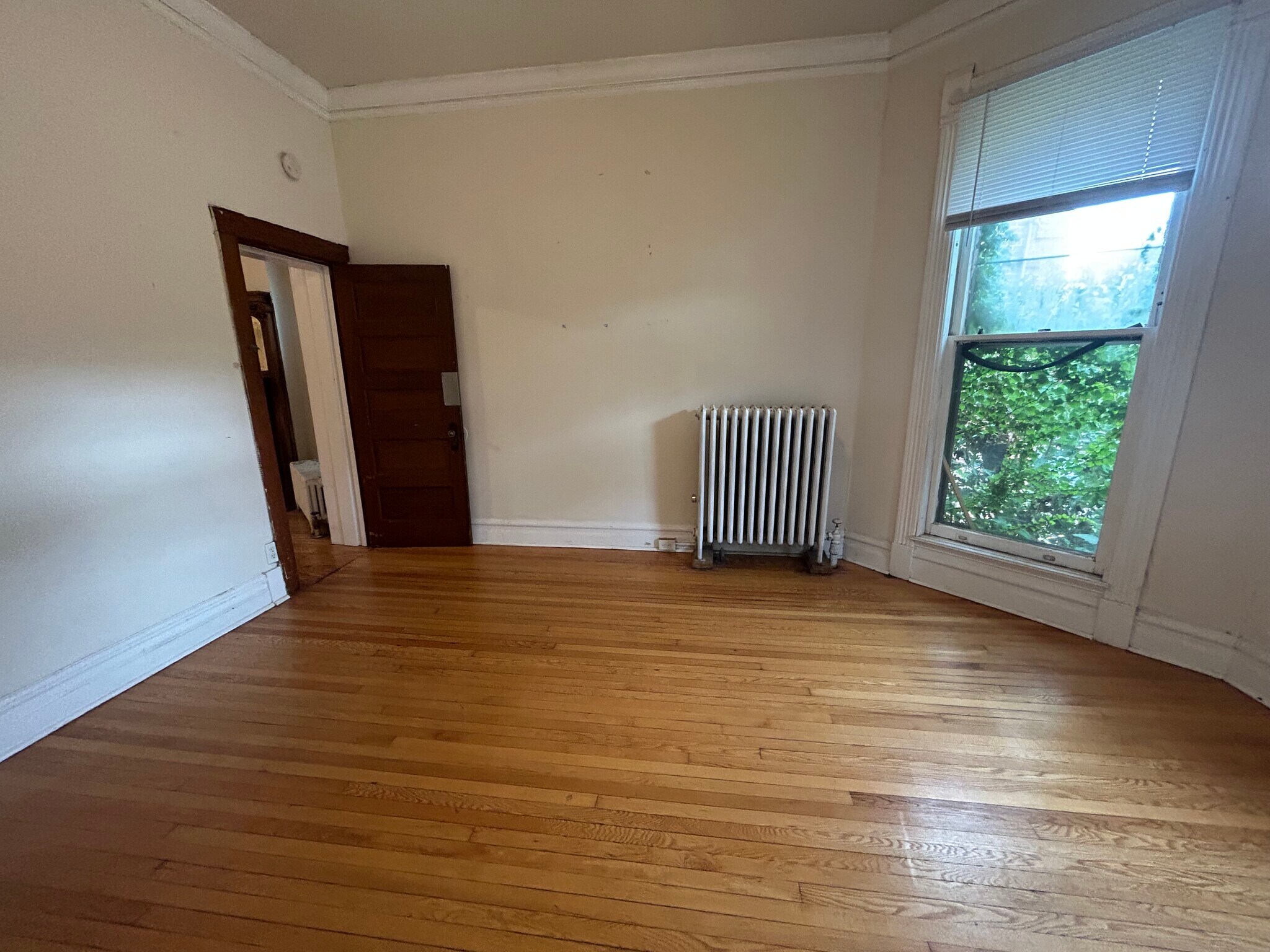 Building Photo - 319 N Pinckney St