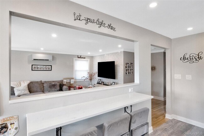 Building Photo - 464 Lindell Blvd