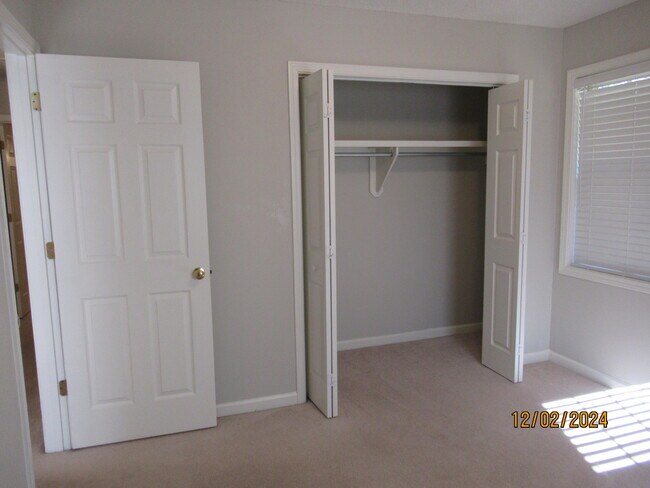 Building Photo - 3840 Oleander Dr