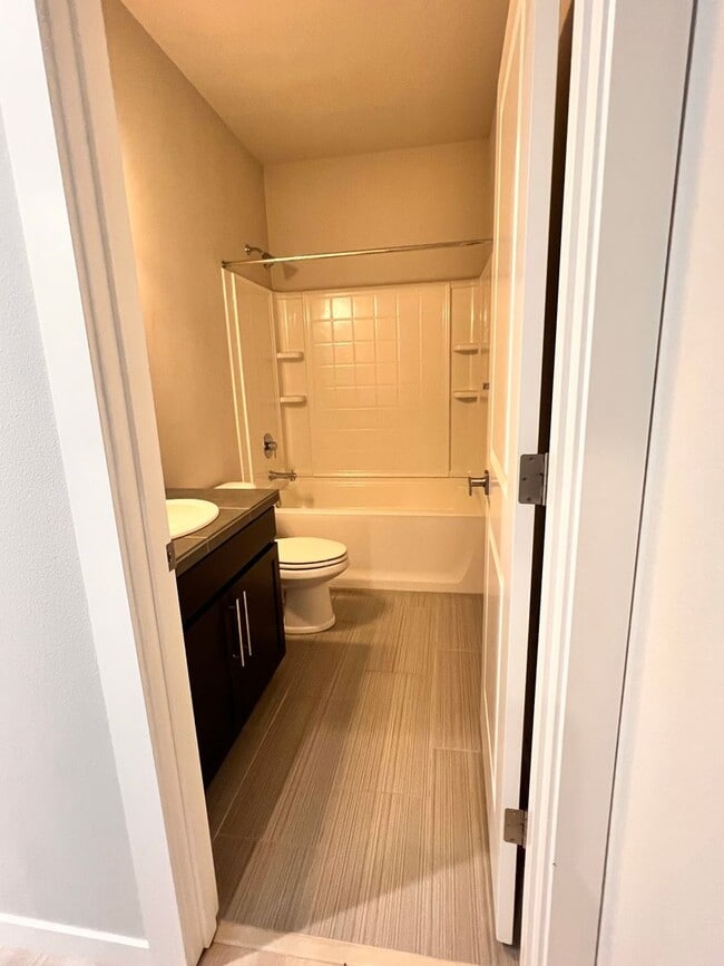 Building Photo - 3Bd/3Ba Lynnwood Townhouse