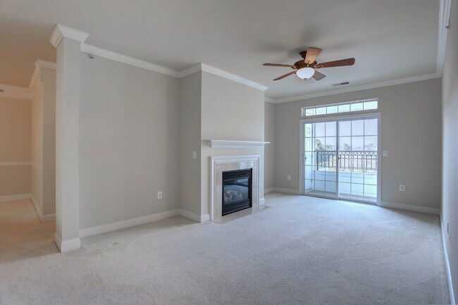 Building Photo - 2BD/2BA Fabulous River Hill Condo