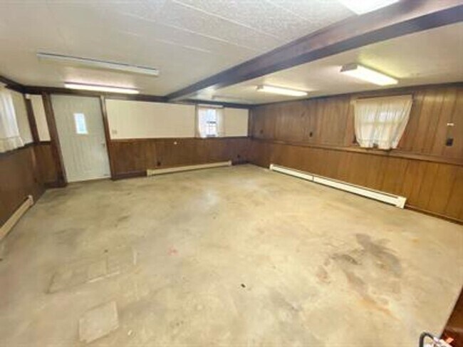 Building Photo - 5 Bedroom Home in Essex Junction!