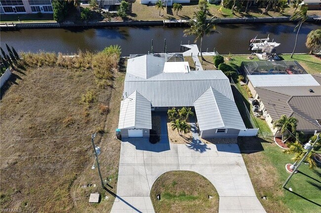 Building Photo - 4916 Viceroy St