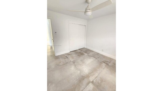 Building Photo - 330 Southwind Dr